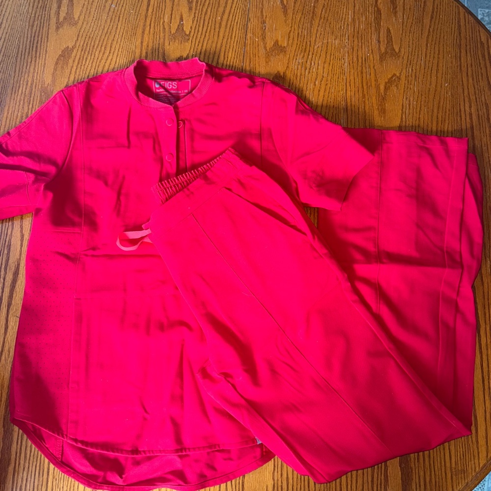 Figs Technical Collection Winning Red Scrub Set